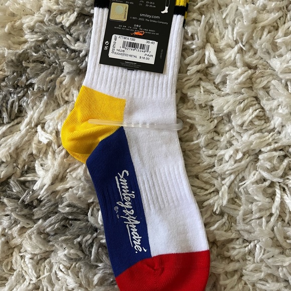 Happy Socks x Smiley Face Collab 6 pairs of socks 🧦 - Picture 3 of 3